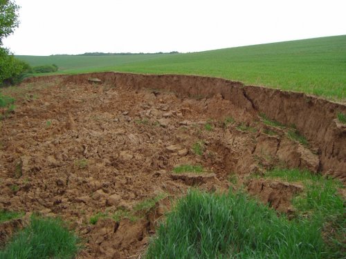 Sesuv půdy na Přecestném nad Žlebem - 7.5.2006